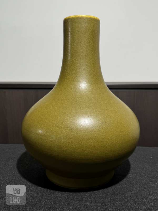 清光绪 茶叶末釉荸荠瓶 - 图2